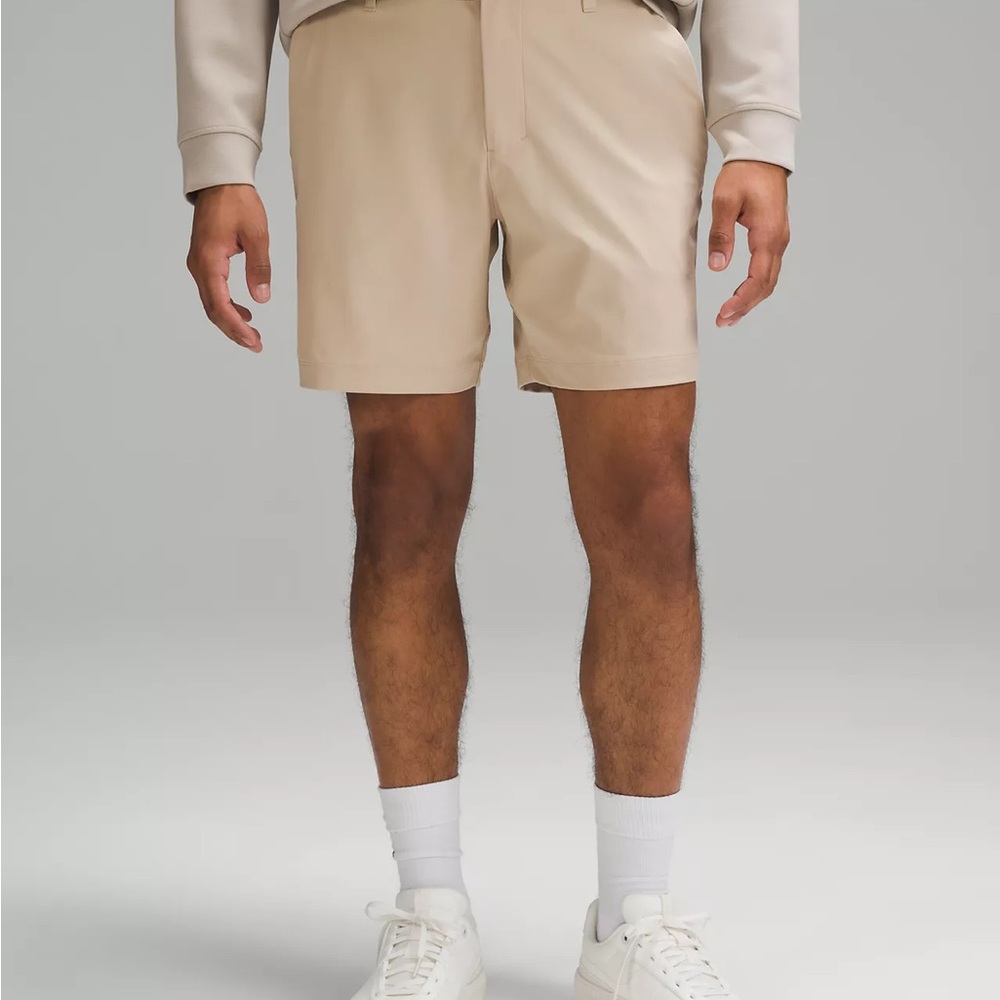 Lululemon 7” Golf Shorts - 38